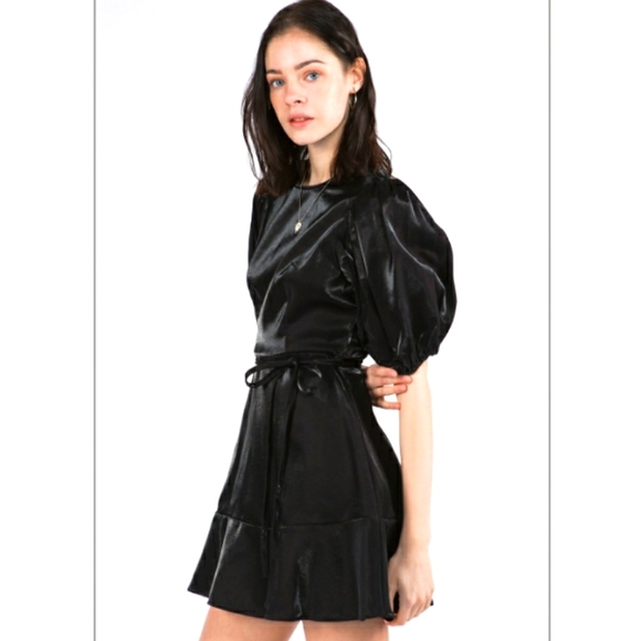Dresses & Skirts - BLACK HALF SLEEVE ABOVE KNEE DRESS